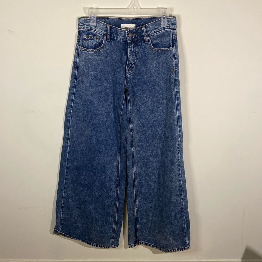 Urban Outfitters BDG Wide Leg Med. Wash Jeans Size 26